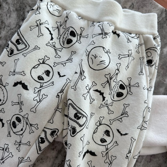 Disneys Nightmare Before Christmas Cream and Black Graphic Apparel - Picture 2 of 7